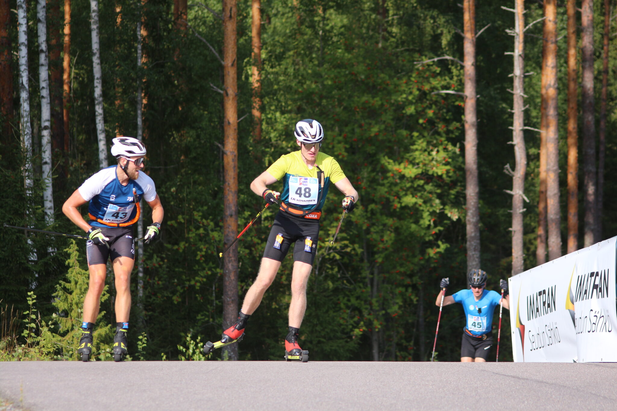 Hiihtäjä rullahiihtokilpailussa